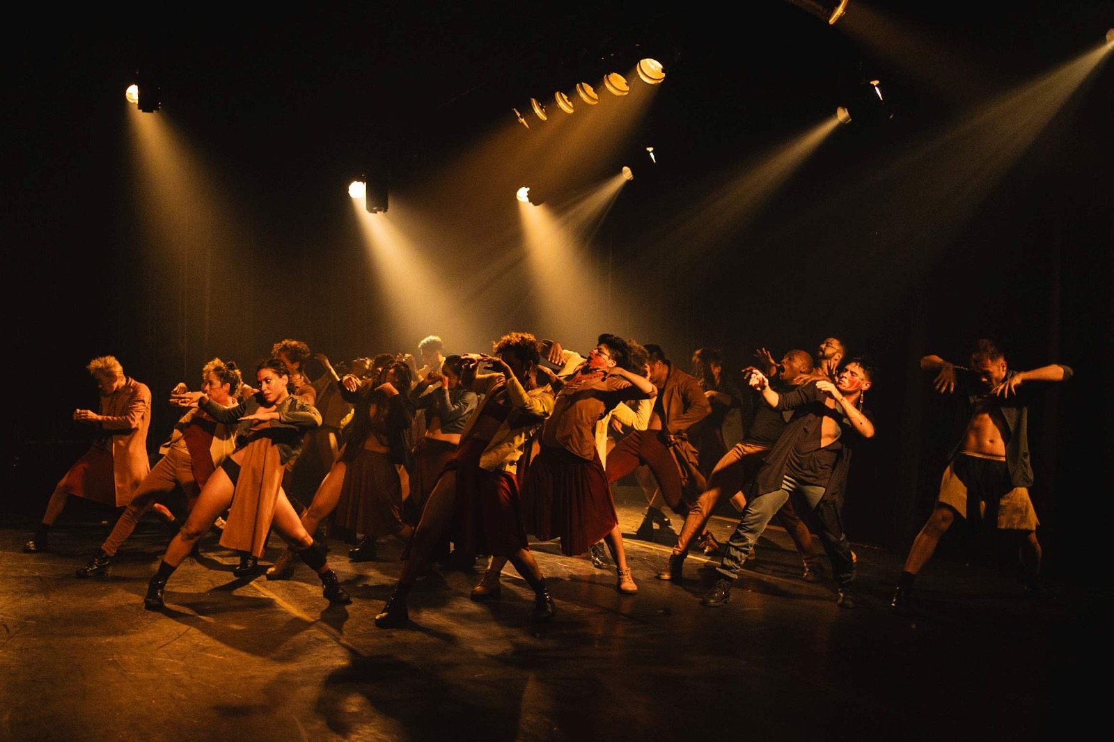 Corpo de Dança do Amazonas leva a cultura Tikuna ao palco do Teatro Amazonas com espetáculo 'TA – Sobre ser grande'
