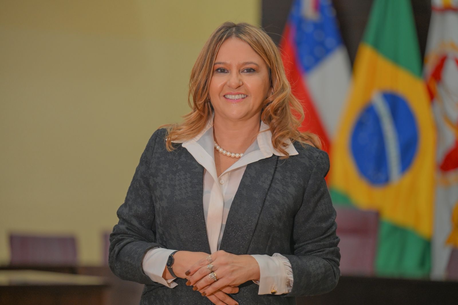 Conheça a advogada Laura Lucas que concorre à vaga do Quinto Constitucional do TJAM