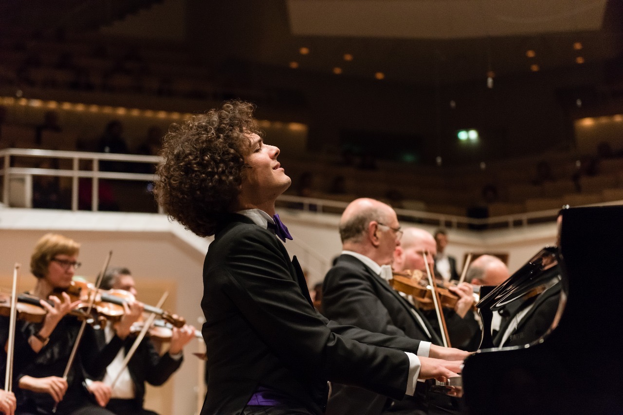 Um dos principais pianistas do Brasil, Fabio Martino se apresenta com a Amazonas Filarmônica em Manaus
