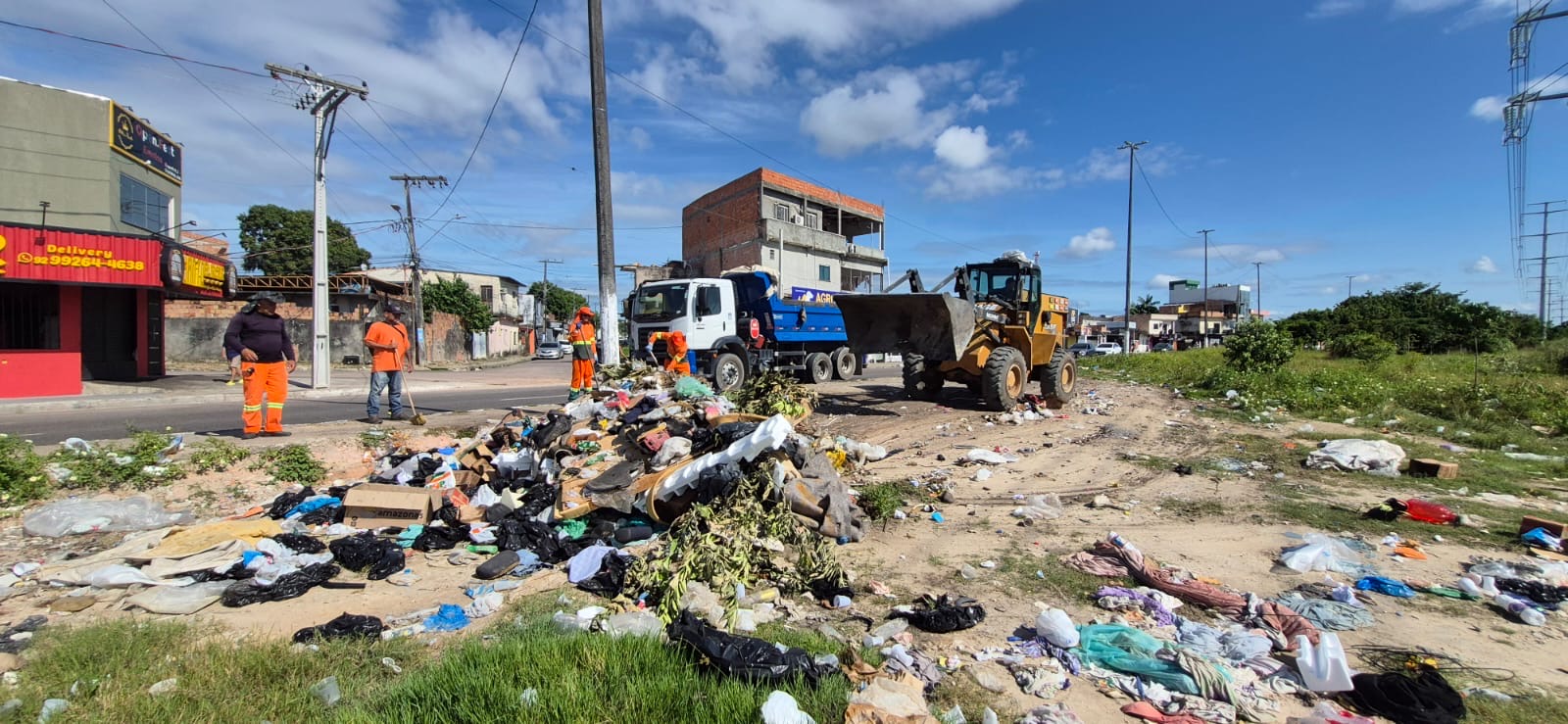 Prefeitura de Manaus reage ao descarte irregular com ação pesada e educação ambiental